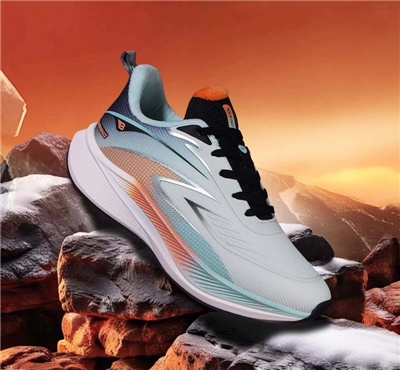 冬跑不设限！标速 C307 PRB 旗舰竞速跑鞋，点燃你的冬日竞速魂！